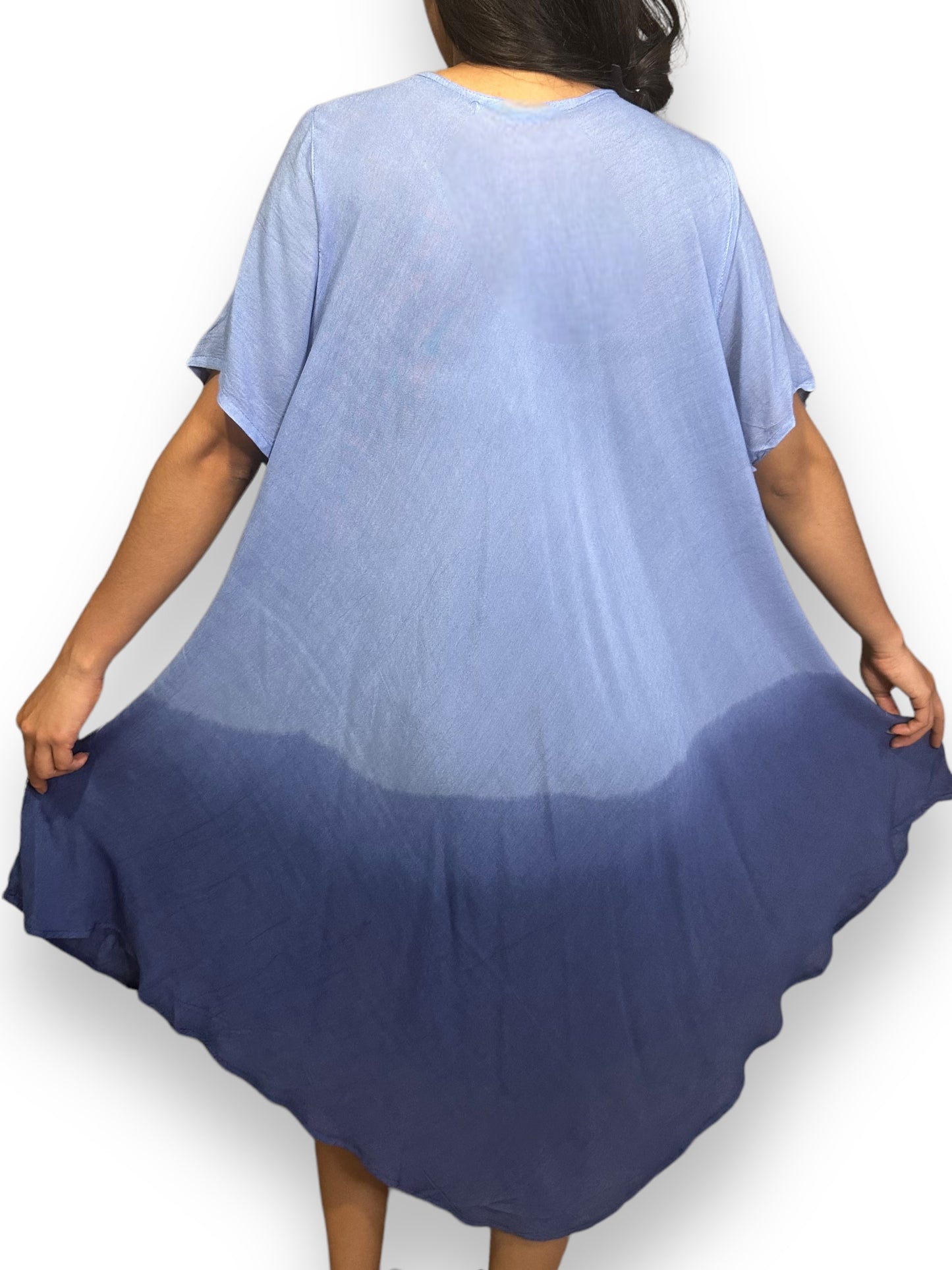 Vestido Azul con Mangas de Estampado Floreado