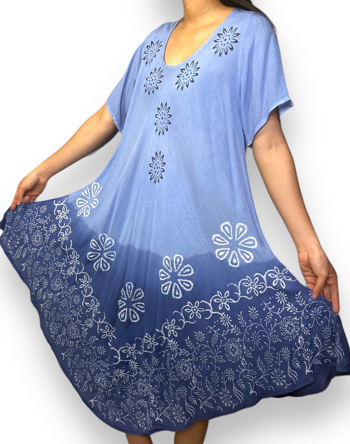 Vestido Azul con Mangas de Estampado Floreado