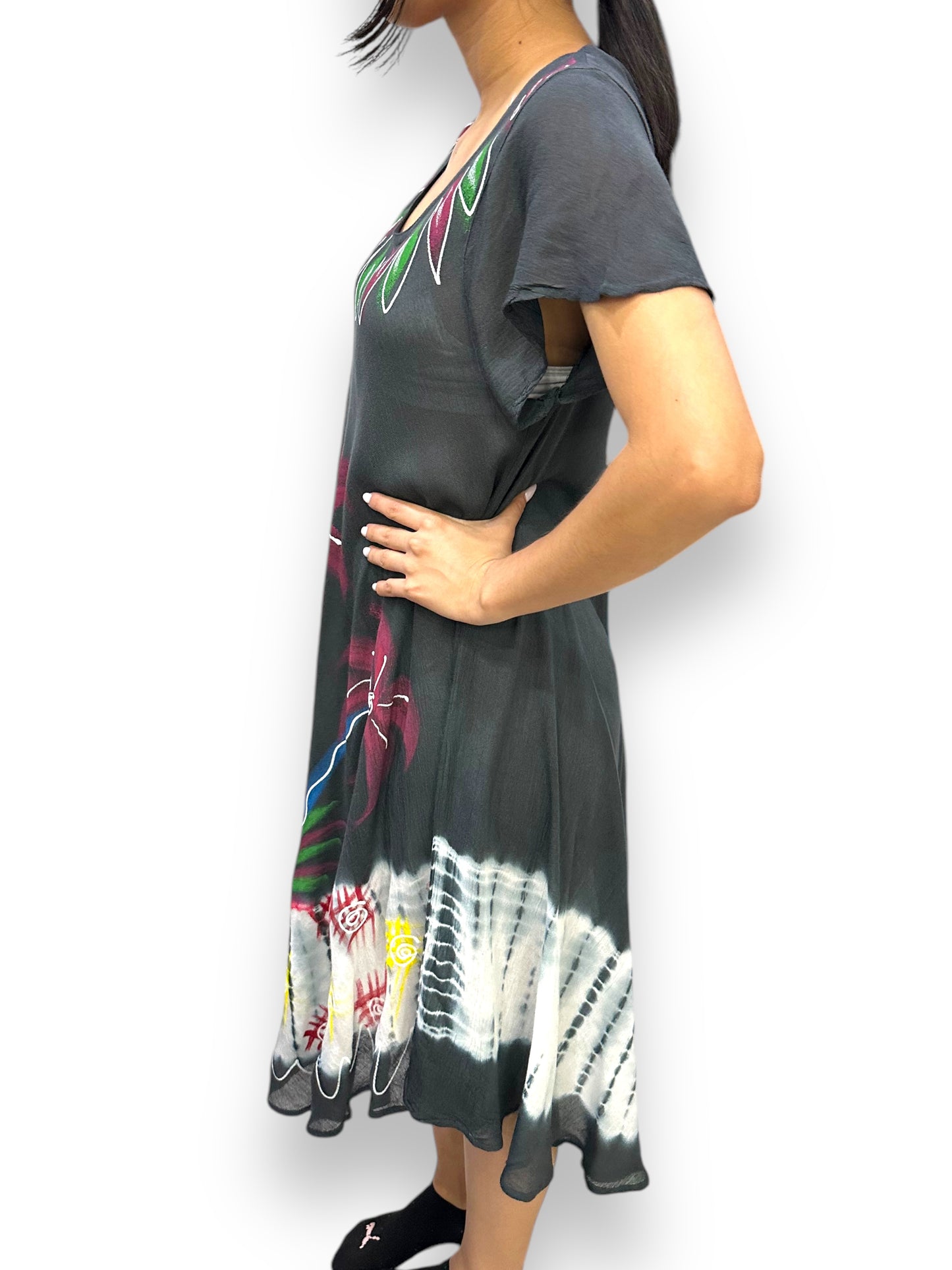 Vestido de Dama Estampado Negro Floreado con mangas