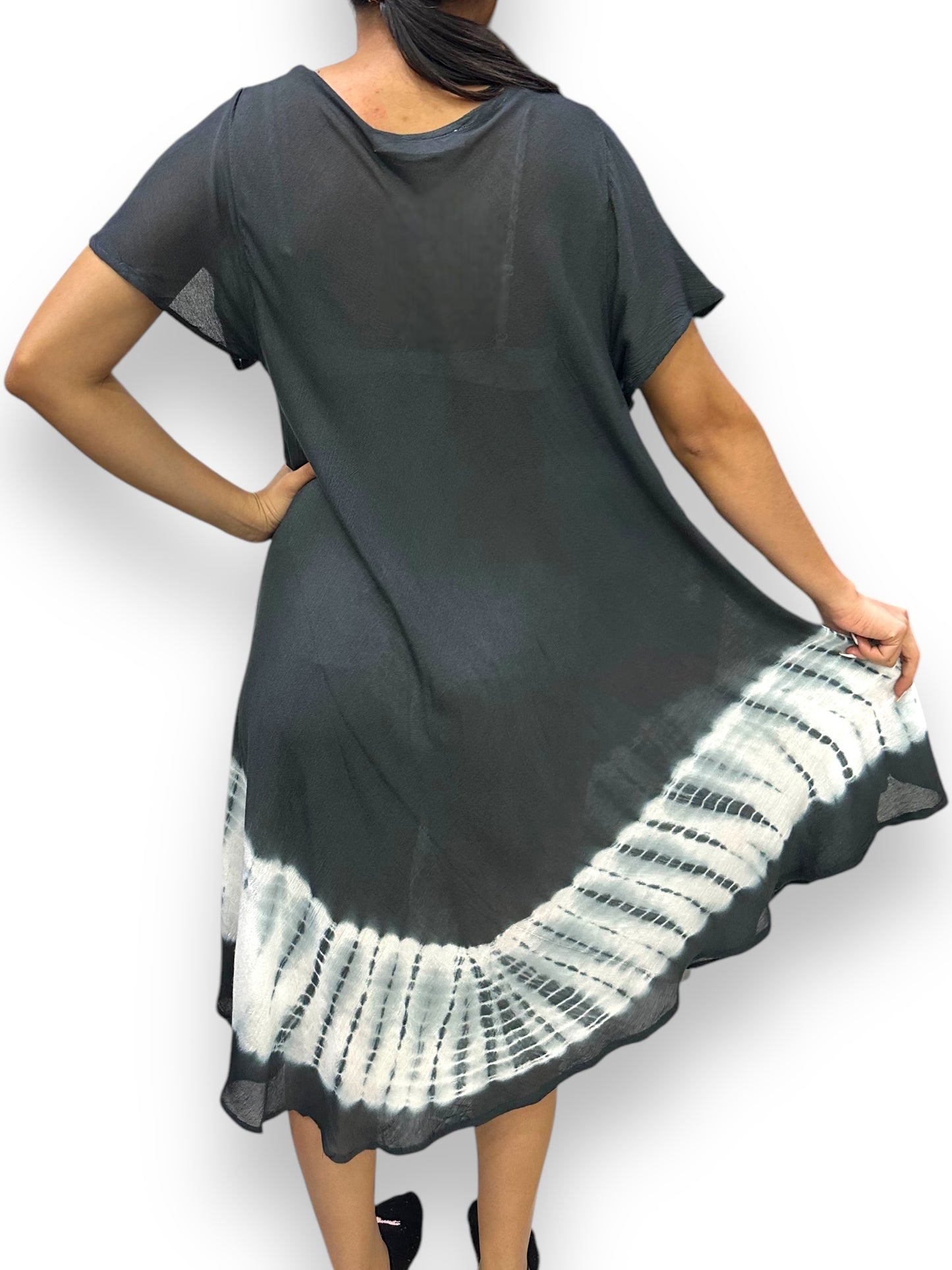Vestido de Dama Estampado Negro Floreado con mangas