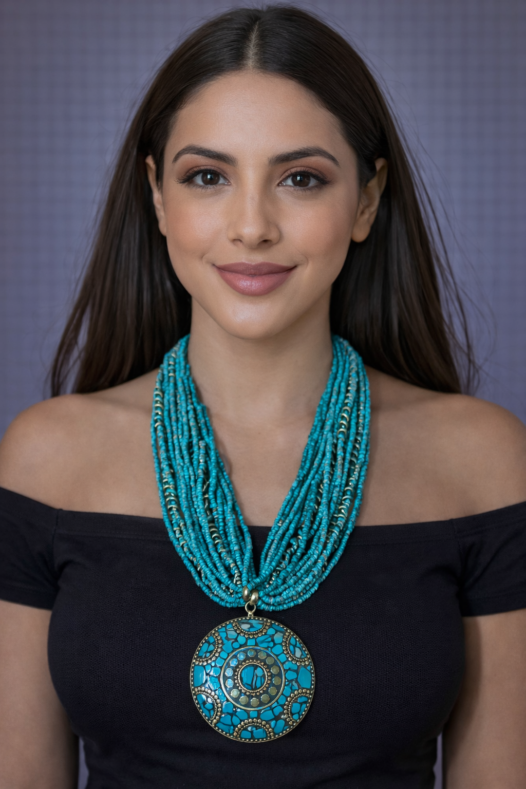 Collar Turquesa con Medallón