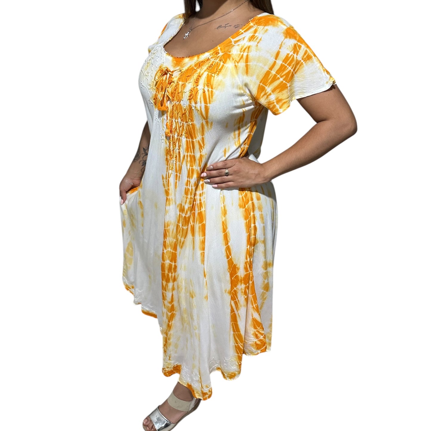 Vestido de dama con mangas amarillo