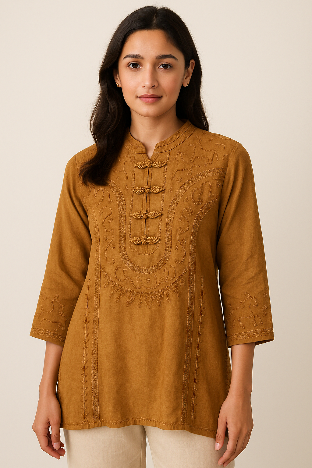 Blusa Bordada de Dama Beige Mangas 3/4