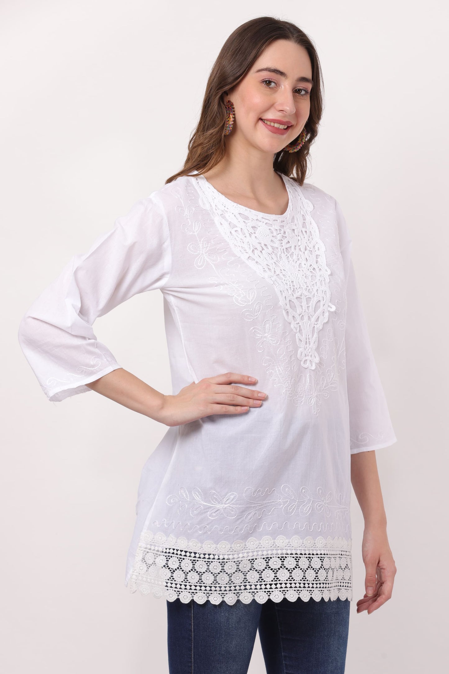 Blusa Blanca Unicolor Dama Mangas 3/4 Con Encajes. 1215