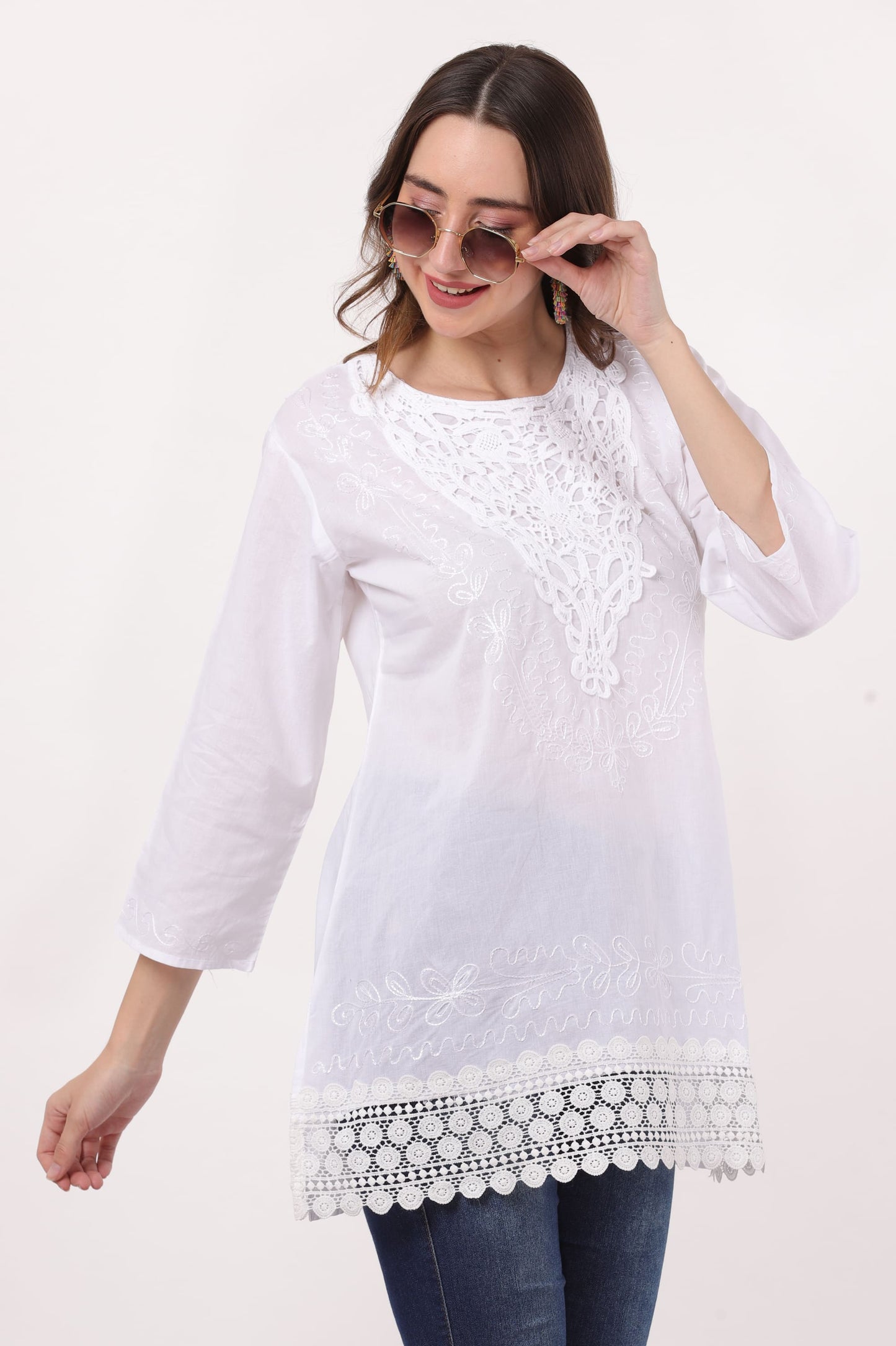 Blusa Blanca Unicolor Dama Mangas 3/4 Con Encajes. 1215