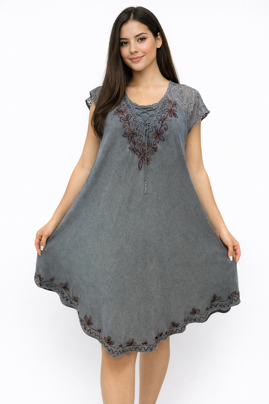 Vestido de dama gris con mangas