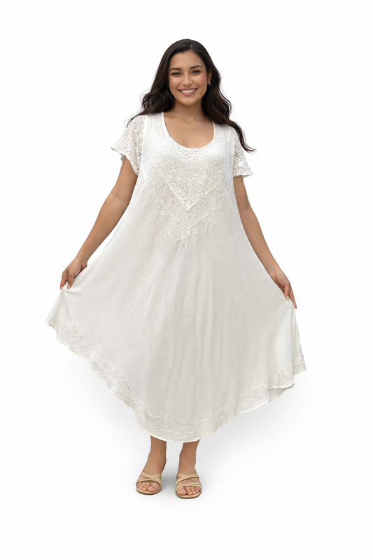 Vestido de dama blanco con mangas con bordados