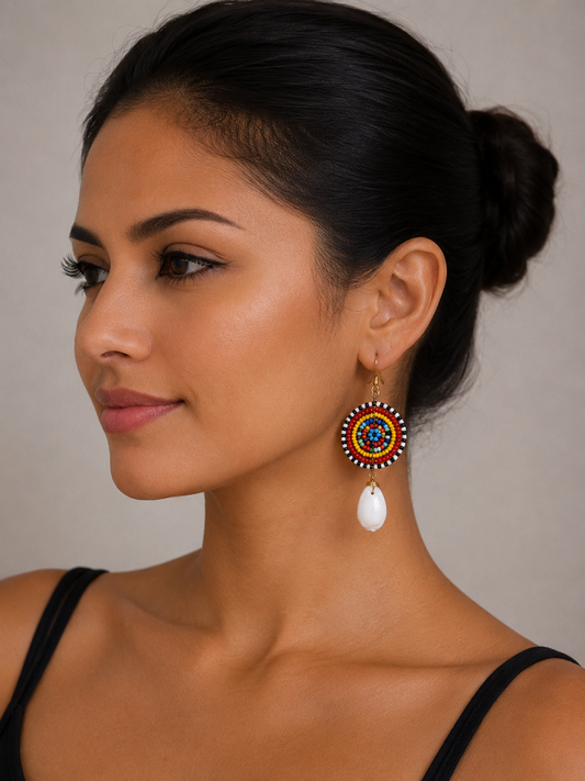 Aretes Boho Mandala Multicolor con Perla Blanca