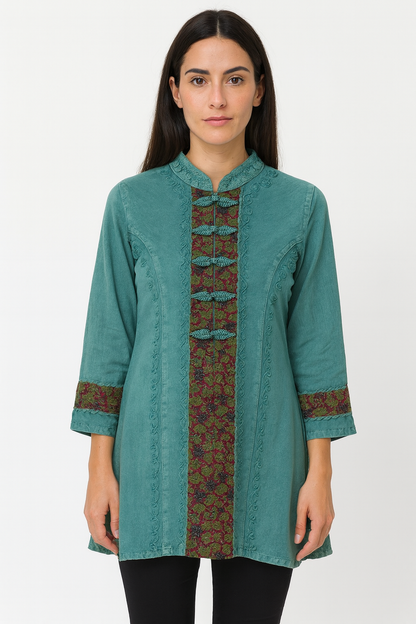 Blusa Verde Agua con Bordados Floreados Manga 3/4