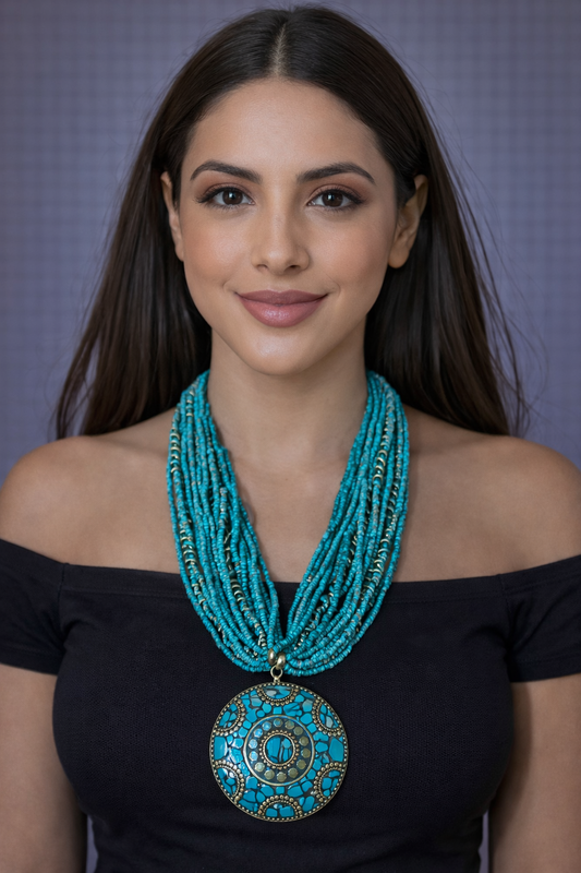 Collar Turquesa con Medallón