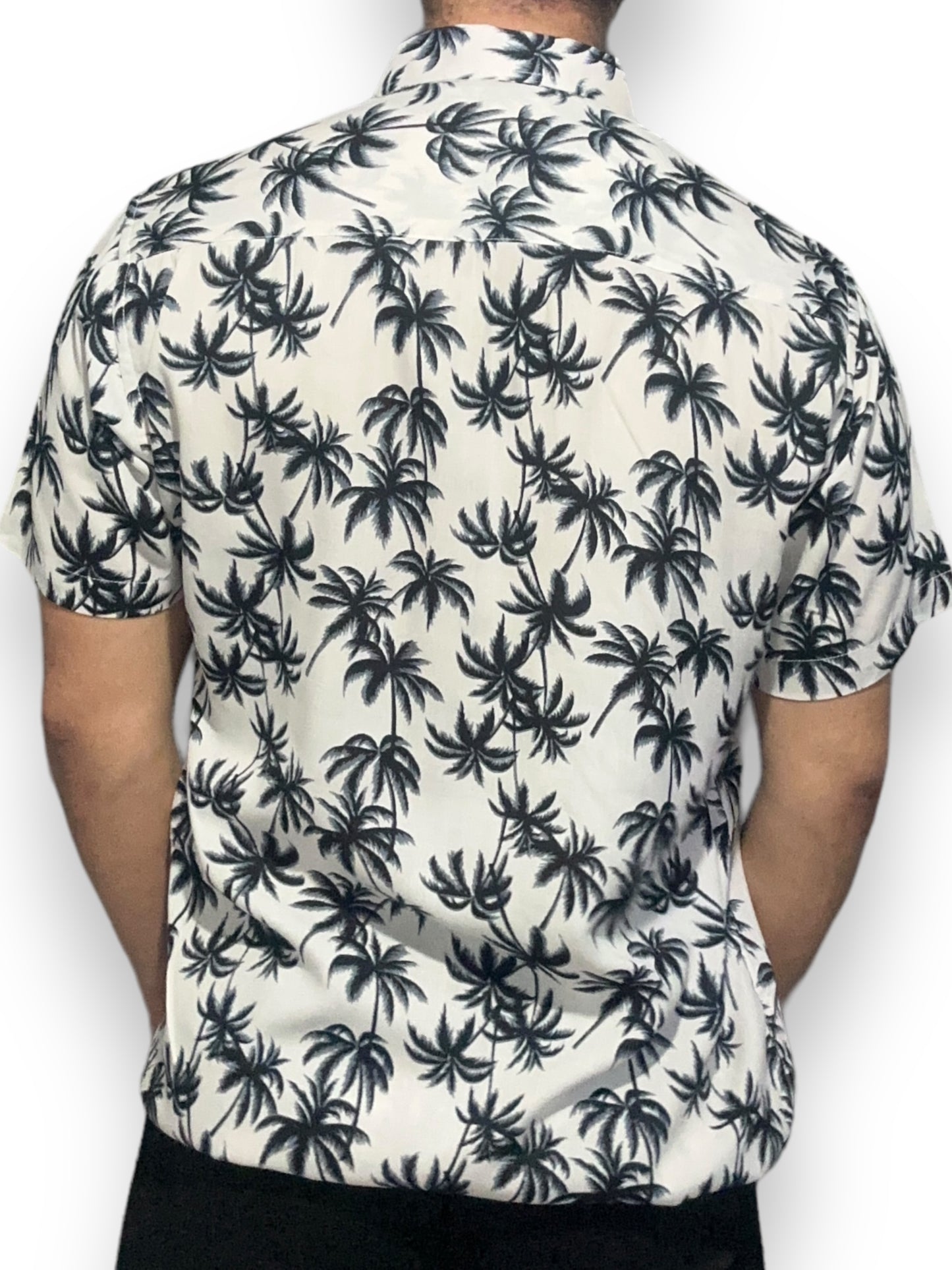 Camisa Hawaiana Playera Caribeña de Caballero Estampado Blanco de Palmeras
