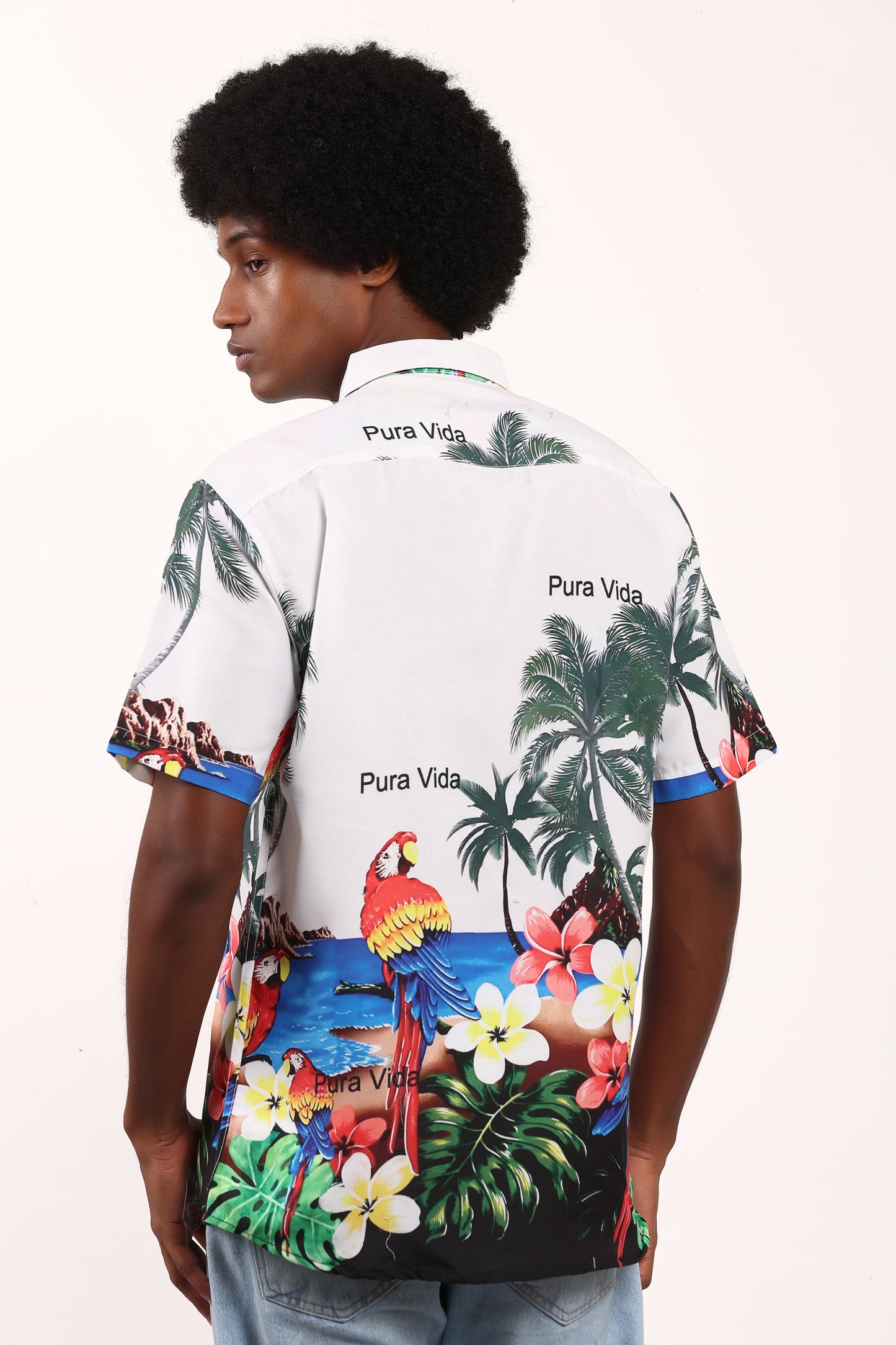 Camisa Hawaiana Playera Caribeña de Caballero Estampado Loros Lapas Pura Vida