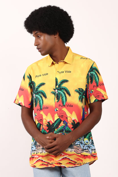 Camisa Hawaiana Playera Caribeña de Caballero Estampado Palmeras Fondo Amarillo Pura