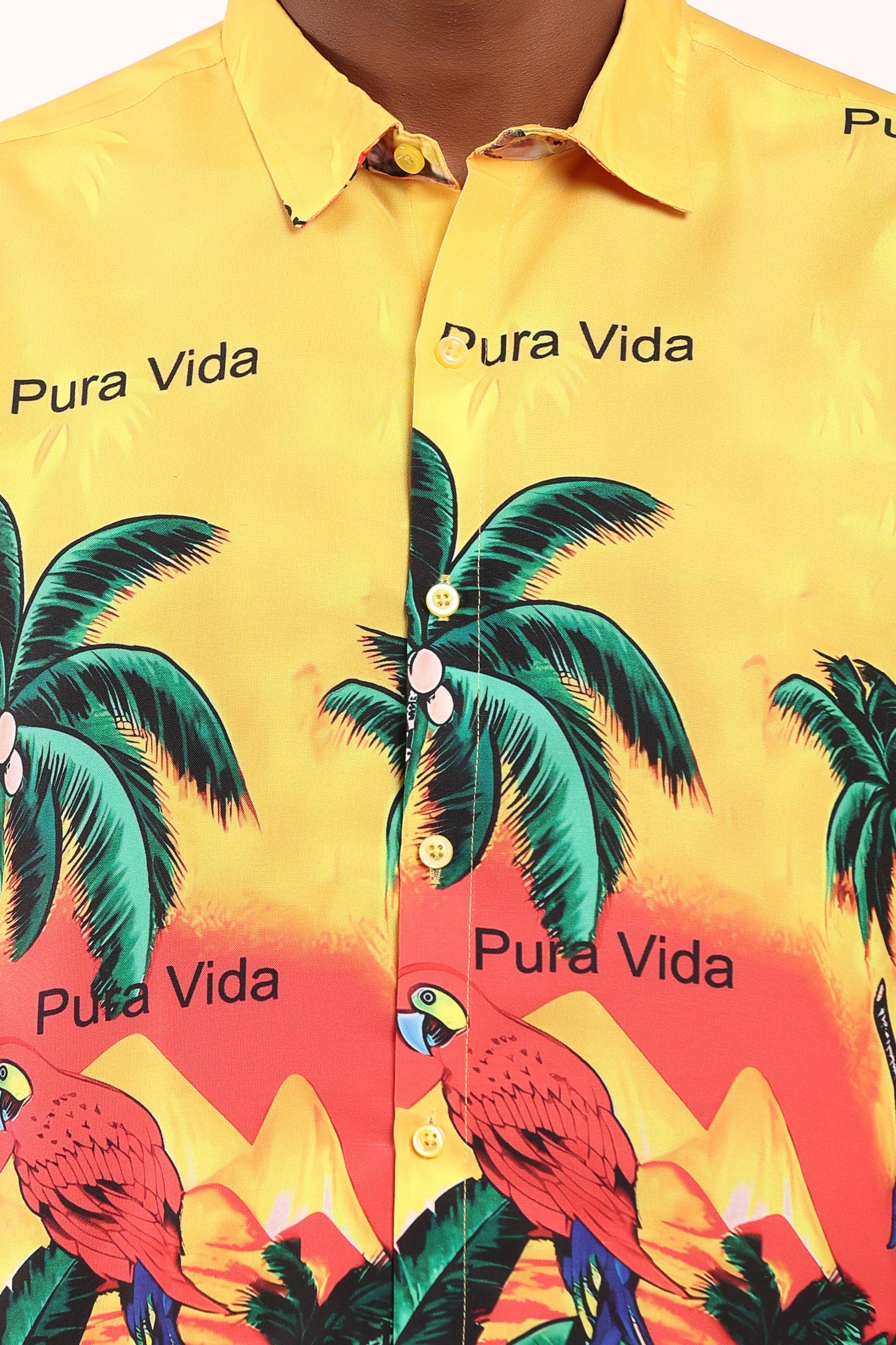 Camisa Hawaiana Playera Caribeña de Caballero Estampado Palmeras Fondo Amarillo Pura