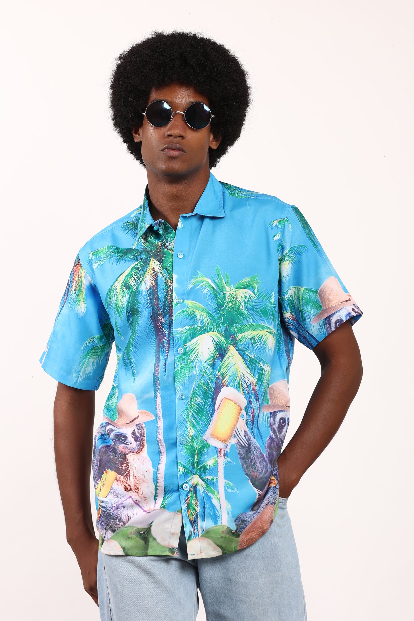 Camisa Hawaiana Playera Caribeña de Caballero Estampado Oso Perezoso Grande con Cerveza