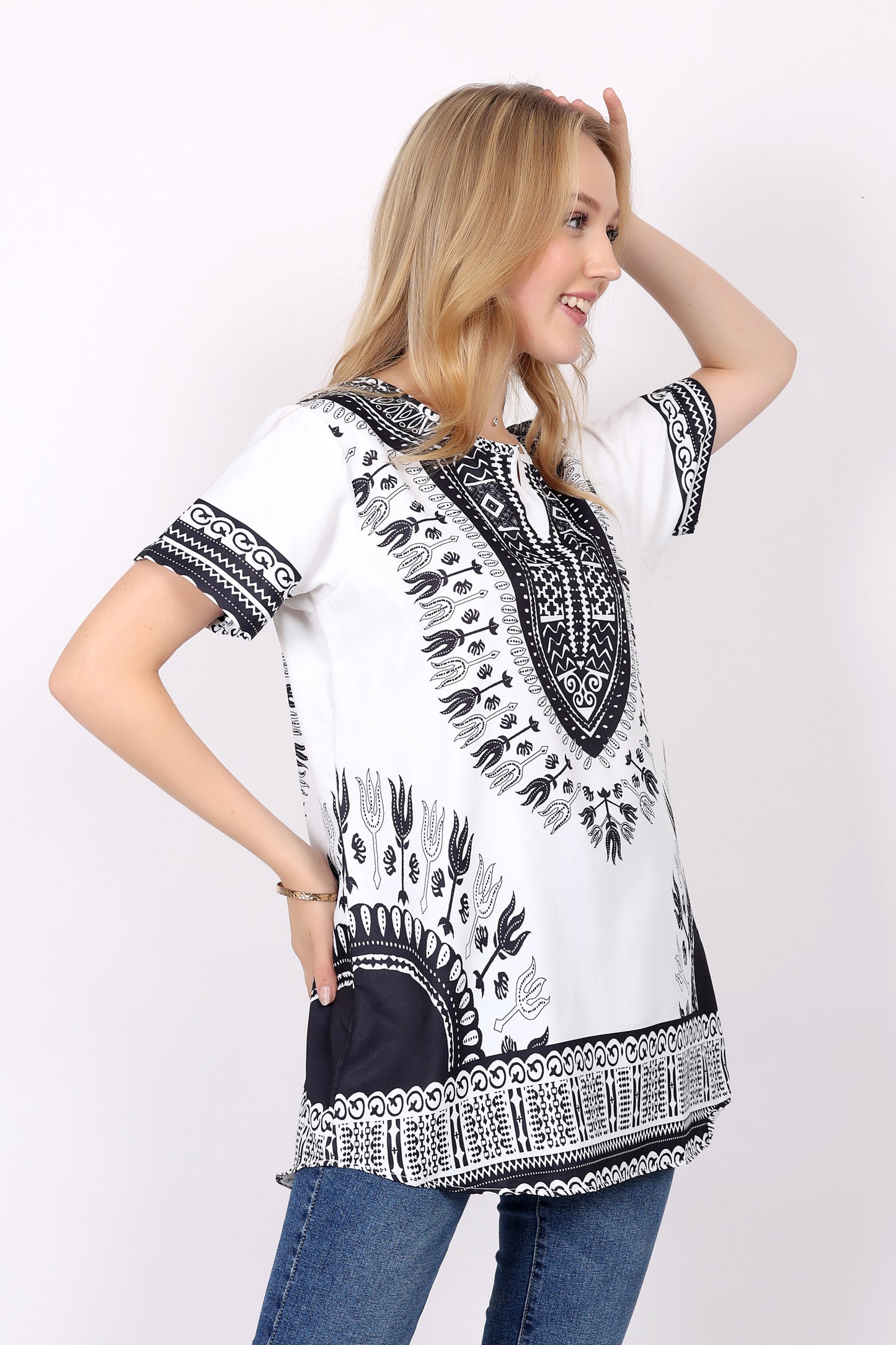 Blusa Afrocaribeña de Dama Estampado Blanco con Negro