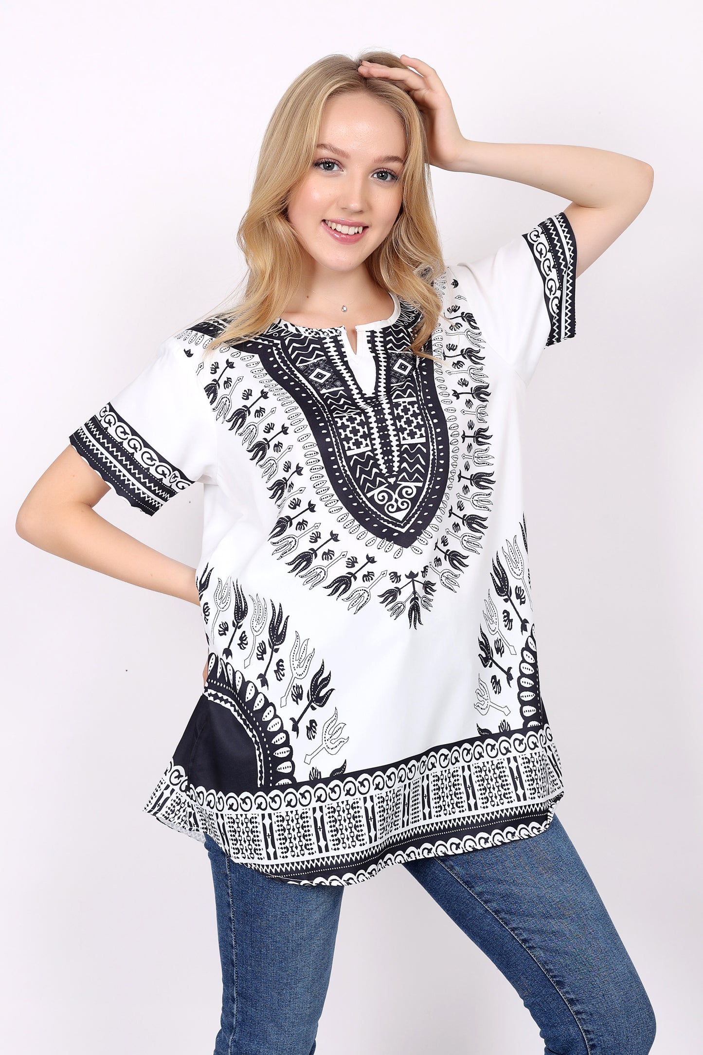Blusa Afrocaribeña de Dama Estampado Blanco con Negro