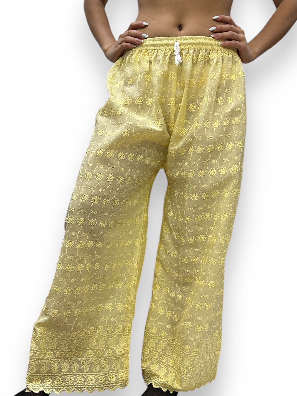 Pantalón de dama con encaje amarillo