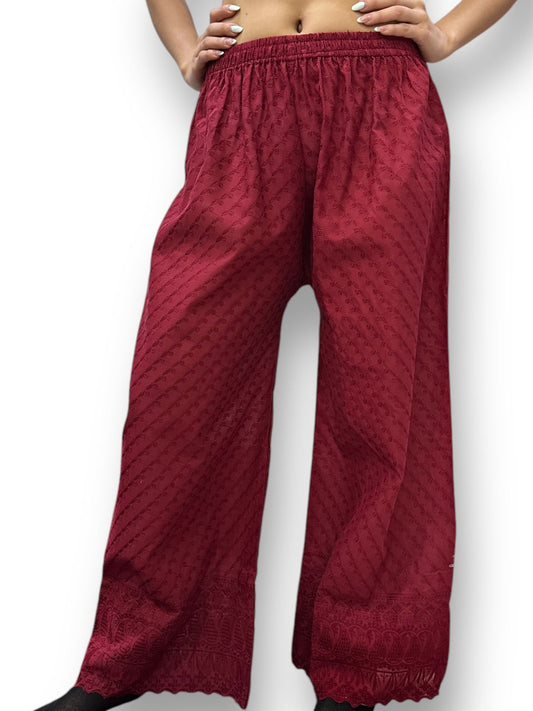 Pantalón de dama bordado con encaje vino