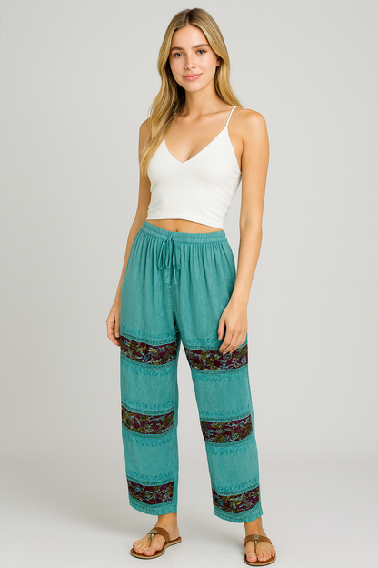 Pantalón Verde Floral con Detalles Bordados