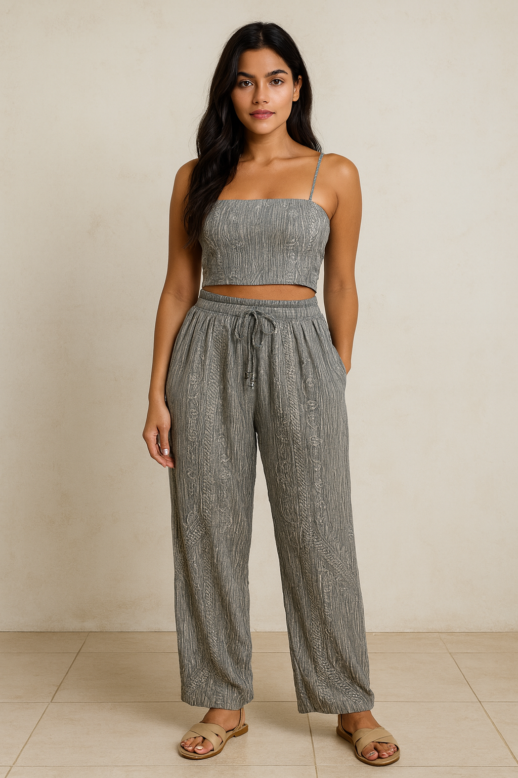Pantalón Gris Claro Bordado con Estilo Elegante y Cómodo