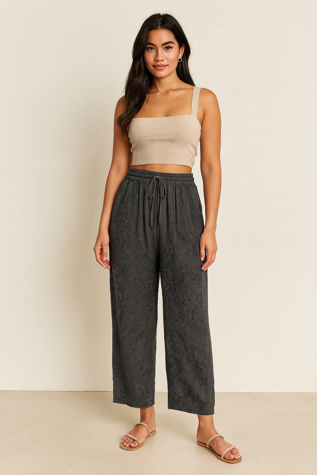 Pantalón Gris Oscuro Bordado con Estilo Elegante y Cómodo