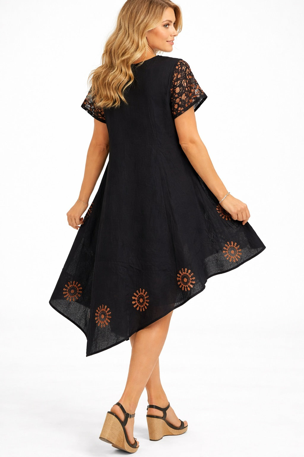 Vestido Aditi Negro con Estampado Naranja