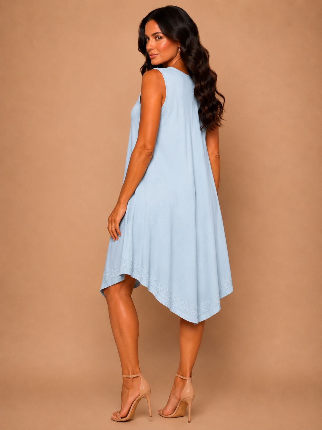 Vestido Bianca Lavanda con Bordado Sutil